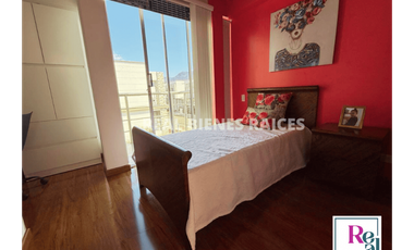 Casa Esquinera con hermosa panorámica en Unidad Cerrada – Venta