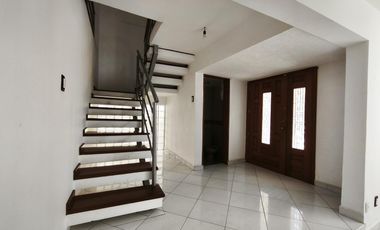 Casa en renta para oficinas o consultorios colonia Panorama León Guanajuato