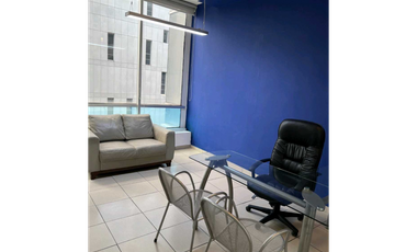 OFICINA EN OBARRIO PH HI TECH CON DIVISIONES 130M2 CON MOBILIARIO