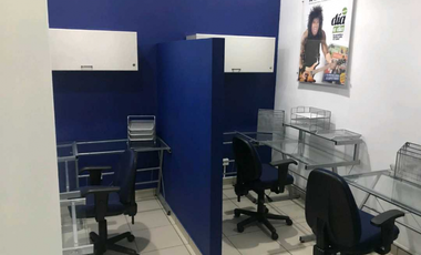 OFICINA EN OBARRIO PH HI TECH CON DIVISIONES 130M2 CON MOBILIARIO