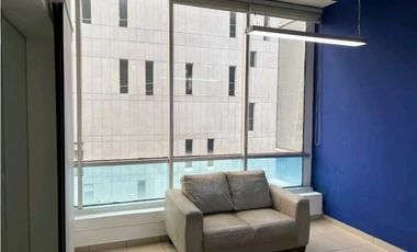 OFICINA EN OBARRIO PH HI TECH CON DIVISIONES 130M2 CON MOBILIARIO