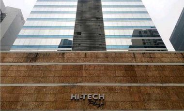 OFICINA EN OBARRIO PH HI TECH CON DIVISIONES 130M2 CON MOBILIARIO