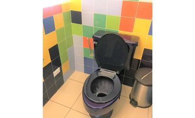 OFICINA EN OBARRIO PH HI TECH CON DIVISIONES 130M2 CON MOBILIARIO