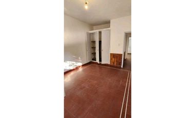 HERIBERTO MARTINEZ A 1 CUADRA RECTA MARTINOLLI 2 DORM. COCHERA