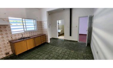 HERIBERTO MARTINEZ A 1 CUADRA RECTA MARTINOLLI 2 DORM. COCHERA