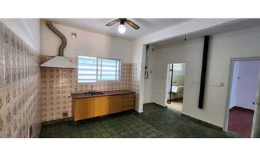 HERIBERTO MARTINEZ A 1 CUADRA RECTA MARTINOLLI 2 DORM. COCHERA