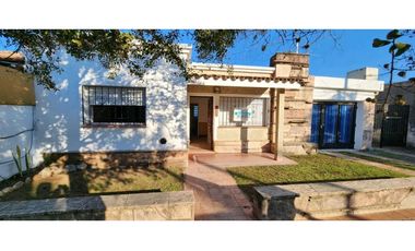 HERIBERTO MARTINEZ A 1 CUADRA RECTA MARTINOLLI 2 DORM. COCHERA