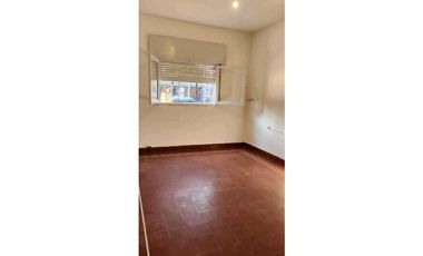 HERIBERTO MARTINEZ A 1 CUADRA RECTA MARTINOLLI 2 DORM. COCHERA