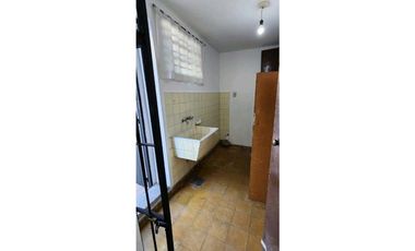 HERIBERTO MARTINEZ A 1 CUADRA RECTA MARTINOLLI 2 DORM. COCHERA