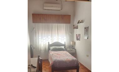 Roque Perez 4854, entre Colonia y Soldado Moreno