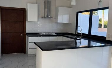 Casa en Fraccionamiento en Burgos Bugambilias Temixco - LLR-168-Fr