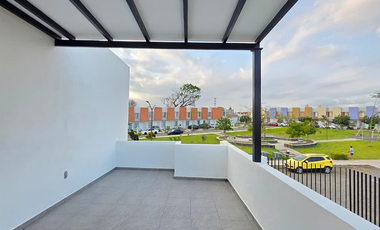 CASA EN VENTA, 2 PLANTAS, 3 RECÁMARAS, 3 BAÑOS, COCHERA PARA 1 AUTO