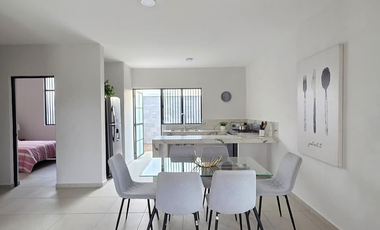 CASA EN VENTA 1 PLANTA, EN ESQUINA, 2 RECÁMARAS, 1 BAÑO, COCHERA PARA 1 AUTO