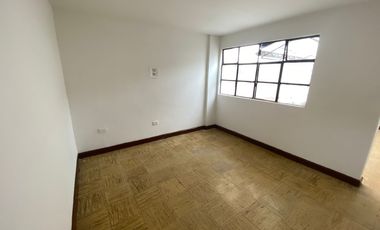 SE ALQUILA APARTAMENTO DE 3 HABITACIONES EN JUNIN