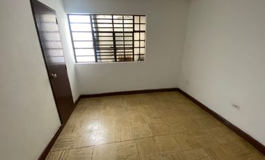 SE ALQUILA APARTAMENTO DE 3 HABITACIONES EN JUNIN