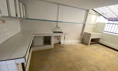 SE ALQUILA APARTAMENTO DE 3 HABITACIONES EN JUNIN