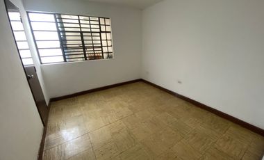 SE ALQUILA APARTAMENTO DE 3 HABITACIONES EN JUNIN