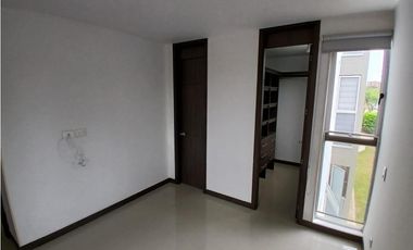 APARTAMENTO EN PORTAL DE LA ALAMEDA VALLE DE LILI