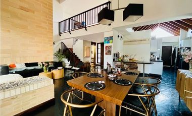 ARRIENDO CASA EN CAJICA DE 320 M2 EN CONJUNTO  CON CLUB