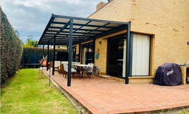 ARRIENDO CASA EN CAJICA DE 320 M2 EN CONJUNTO  CON CLUB