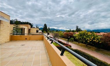 ARRIENDO CASA EN CAJICA DE 320 M2 EN CONJUNTO  CON CLUB