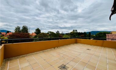 ARRIENDO CASA EN CAJICA DE 320 M2 EN CONJUNTO  CON CLUB