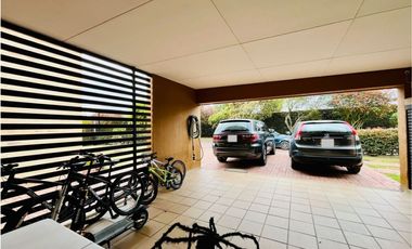 ARRIENDO CASA EN CAJICA DE 320 M2 EN CONJUNTO  CON CLUB