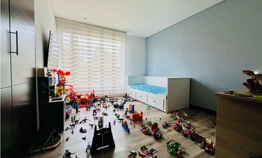 ARRIENDO CASA EN CAJICA DE 320 M2 EN CONJUNTO  CON CLUB