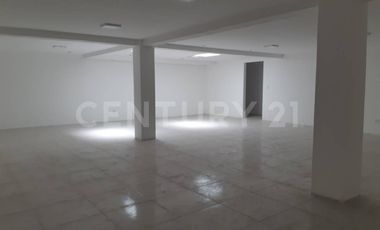 LOCAL EN PRIMER PISO CON ELEVADOR PARA PROYECTO MÉDICO EN LA PAZ PUEBLA