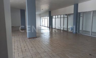 Renta de local comercial u oficina en planta alta Plaza Roma, Colima
