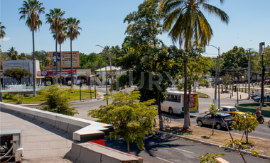 Renta de local comercial u oficina en planta alta Plaza Roma, Colima