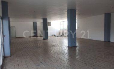 Renta de local comercial u oficina en planta alta Plaza Roma, Colima