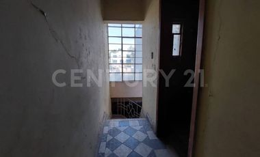 Casa como terreno en Venta en Calz. de Tlalpan Nativitas, Benito Juárez, CDMX