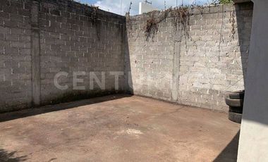 CASA EN VENTA EN XOCHITEPEC, MORELOS PARA REMODELAR