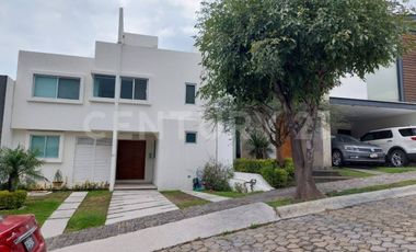Casa en Venta en Puebla, Lomas de Angelópolis, Clúster 10 10 10.