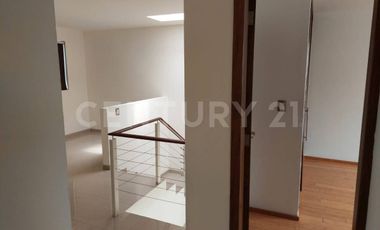 Casa en Venta en Puebla, Lomas de Angelópolis, Clúster 10 10 10.