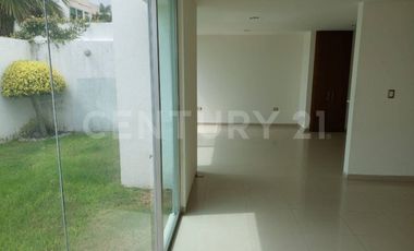 Casa en Venta en Puebla, Lomas de Angelópolis, Clúster 10 10 10.