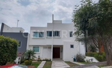 Casa en Venta en Puebla, Lomas de Angelópolis, Clúster 10 10 10.