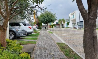 Casa en Venta en Puebla, Lomas de Angelópolis, Clúster 10 10 10.