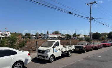 Terreno Comercial en RENTA de mas de 5,000M2 en Renta Todo o en Partes