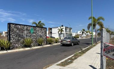 Terreno Comercial en RENTA de mas de 5,000M2 en Renta Todo o en Partes