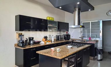 Se Renta Casa en Residencial Esmeralda Norte