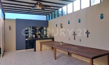 Se Renta Casa en Residencial Esmeralda Norte