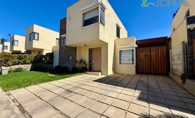 Casa en Arriendo en Sector Norte, Villa Alemana