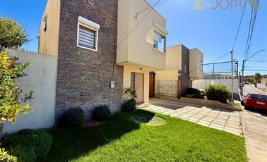 Casa en Arriendo en Sector Norte, Villa Alemana