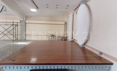 Local Comercial en renta en Jardines de los Claustros I, Tultitlán, Edo. Méx.