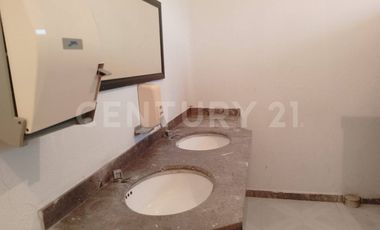 Local Comercial en renta en Jardines de los Claustros I, Tultitlán, Edo. Méx.