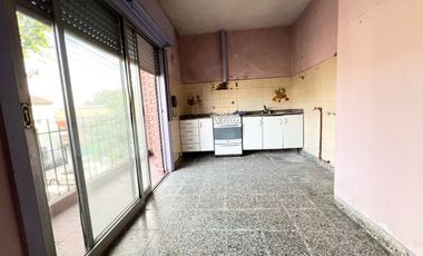 VENTA PH 3 AMB CON 2 PATIOS Y TERRAZA OLIVOS