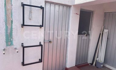 EDIFICIO CON DEPARTAMENTOS, OFICINAS Y LOCAL COMERCIAL A 1 CUADRA DE AV. JUÁREZ