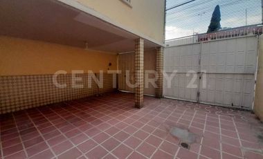 CASA EN VENTA, A PIE DE CALLE, GABRIEL PASTOR